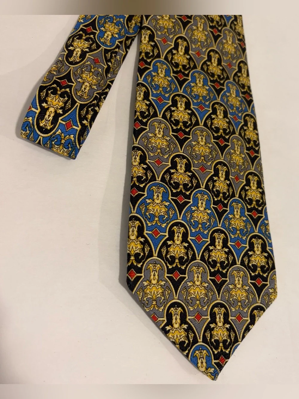 GIANNI VERSACE SILK TIE 90'S BAROQUE RED GOLD vintage